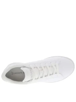Tennis blanches avec le logo brodé sur le côté et à lacets plats