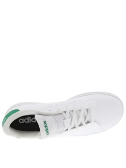 Tennis blanches et vertes à talon plat avec lacets plats et logo perforé