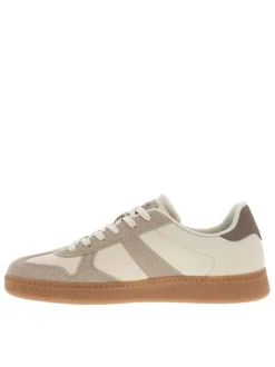 Tennis beiges avec des empiècements marrons à talon plat et à lacets plats