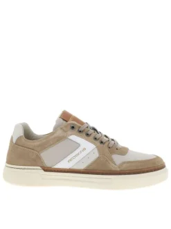 Tennis beiges et marron en cuir avec un talon plat et des lacets