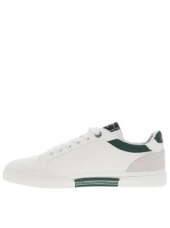Tennis blanches avec des détails verts à semelle plate et à lacets plats