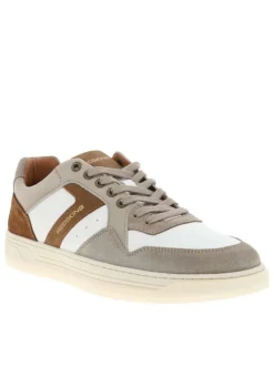 Tennis blanches et beiges en cuir avec un talon plat et des lacets