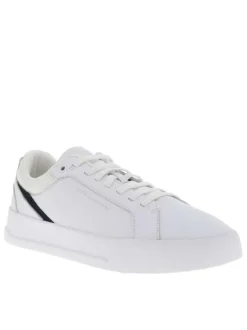Tennis blanches à talon plat avec des lacets plats et un logo sur le côté