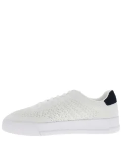 Tennis blanches à talon plat avec le contrefort en nubuck marine