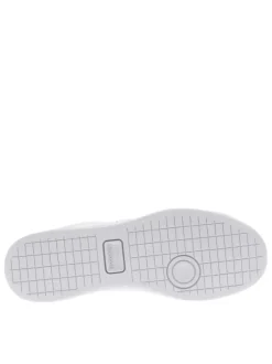 Tennis en cuir blanches avec le logo brodé en petit et à semelle plate