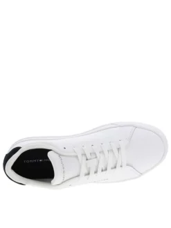Tennis en cuir blanches avec semelle à talon plat et contrefort contrasté