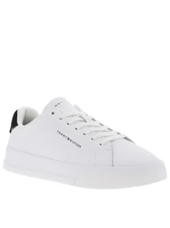 Tennis en cuir blanches avec semelle à talon plat et contrefort contrasté