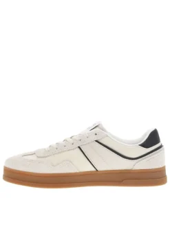 Tennis en cuir écrues à détails bleus marine à semelle plate et à lacets plats