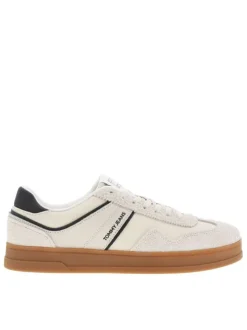 Tennis en cuir écrues à détails bleus marine à semelle plate et à lacets plats