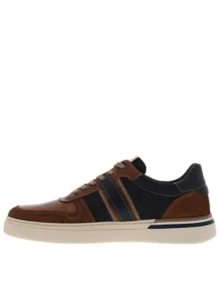 Tennis en cuir jean et tan à talon plat avec des lacets taupe