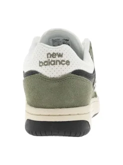 Tennis en cuir kaki avec talon plat avec des lacets tressés
