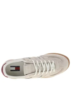 Tennis en cuir sable à talon plat avec des lacets et un revêtement doux