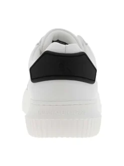 Tennis Malmo en cuir blanches avec semelle à talon plat et à lacets