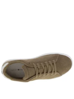 Tennis sable en cuir et doux au toucher avec un talon plateau et des lacets