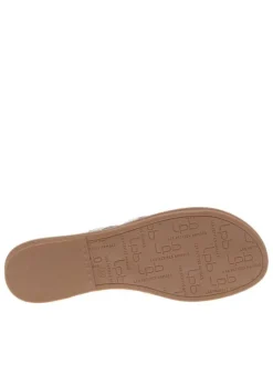 Tongs amandes et argentées avec le logo métallique doré et à semelle plate