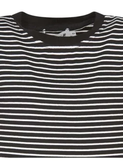 Top noir rayé avec une coupe droite à manches courtes et un col rond
