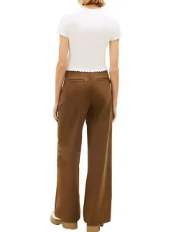Top en coton blanc uni avec une coupe droite et un col rond