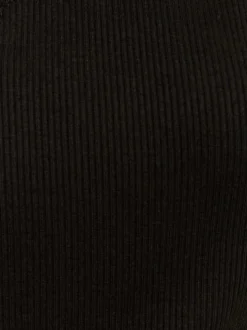 Top en maille côtelée noir avec manches courtes en dentelle et col v