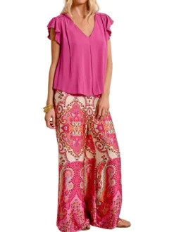 Top manches courtes fuchsia uni avec une coupe droite et un col v