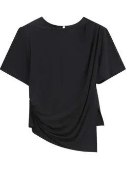 Top manches courtes noir uni avec une coupe droite et un col rond