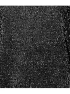 Top noir texturé avec une coupe regular fit un col v et à manches courtes