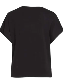 Top noir uni satiné avec une coupe droite un col v et des manches courtes