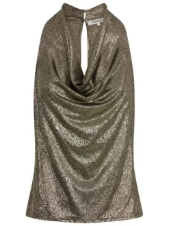 Top or satiné sans manches pourvu d'un col bénitier et fermeture boutonnée