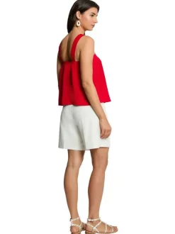 Top rouge chic uni pourvu d’une coupe droite et d’un col croisé