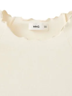 T-shirt beige uni avec une coupe ajustée et un col rond plissé