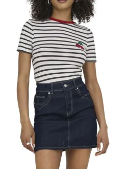 T-shirt blanc à rayures avec une coupe droite et un col rond
