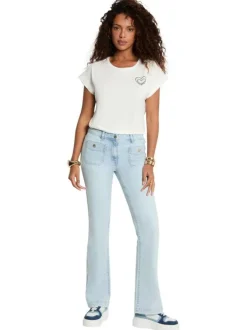 T-shirt blanc uni avec une coupe droite et des manches courtes