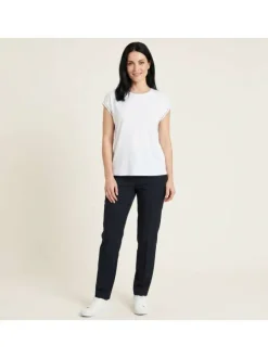 T-shirt blanc uni avec une coupe droite et des manches courtes