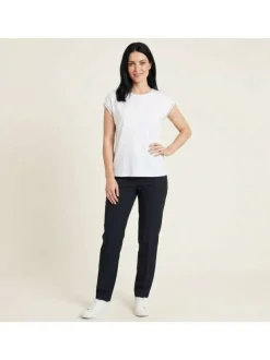 T-shirt blanc uni avec une coupe droite et des manches courtes