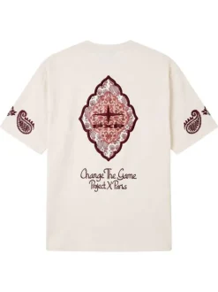 T-shirt blanc uni avec une coupe droite et des manches courtes