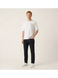 T-shirt blanc uni avec une coupe droite et des manches courtes