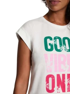 T-shirt blanc uni pourvu de manches courtes et d'un col rond