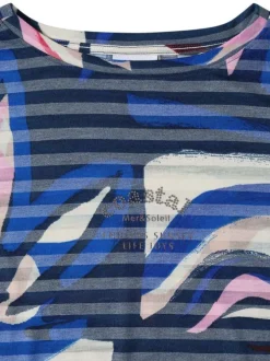 T-shirt bleu à rayures avec une coupe droite et un col rond