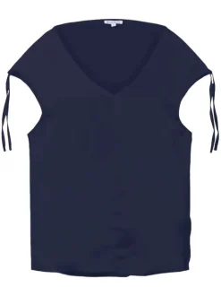 T-shirt bleu uni avec une coupe droite col v et à manches courtes