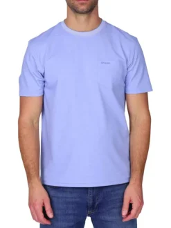 T-shirt bleu uni avec une coupe droite et des manches courtes