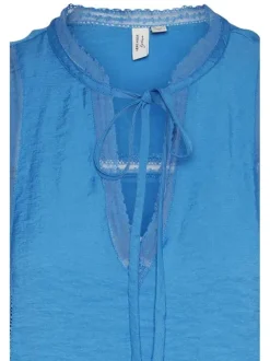 T-shirt bleu uni avec une coupe droite un col v et des manches courtes