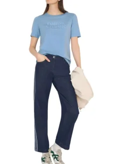 T-shirt bleu uni pourvu de manches courtes et d'un col rond