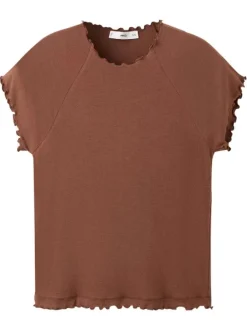 T-shirt chocolat uni avec une coupe ajustée et des manches courtes