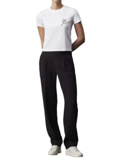 T-shirt court en coton blanc uni avec une coupe droite et un col rond