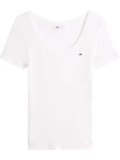 T-shirt écru uni avec une coupe droite à col rond et des manches courtes