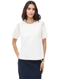 T-shirt écru uni avec une coupe droite et des manches courtes