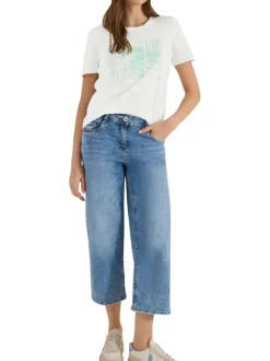 T-shirt écru uni avec une coupe droite et des manches courtes