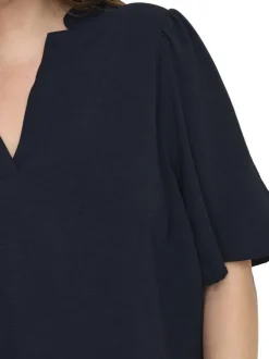 T-shirt en coton biologique bleu foncé coupe ajustée pourvu d'un col v