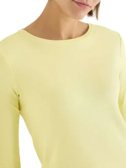 T-shirt en coton biologique jaune uni pourvu d'une coupe moulante