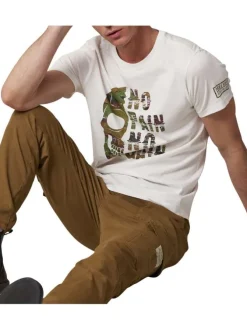 T-shirt en coton blanc avec un imprimé militaire à l'avant et un col rond