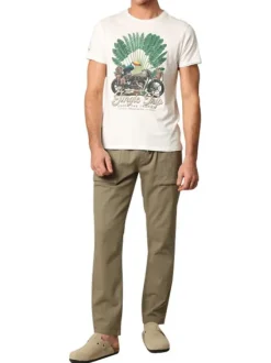 T-shirt en coton blanc imprimé avec une coupe droite et un col rond